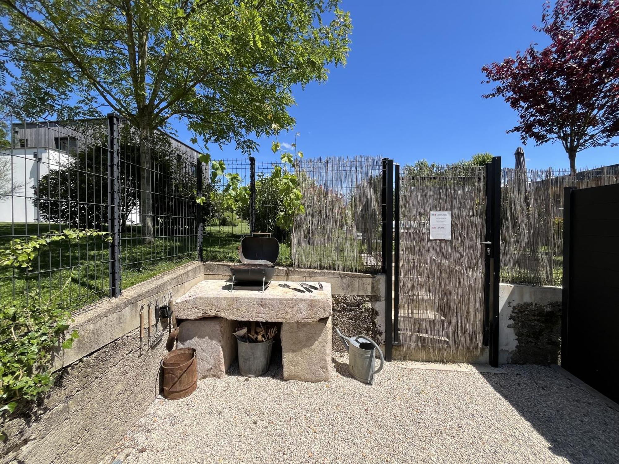 Sejour Detente - Appart'Hotel N 1 Avec Jaccuzi, Piscine Et Petit-Dejeuner Chouzelot Екстериор снимка